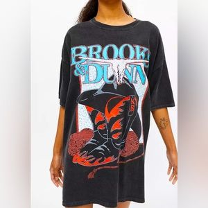 ISO URBAN OUTFITTERS BROOKS & DUNN SHIRT - XL